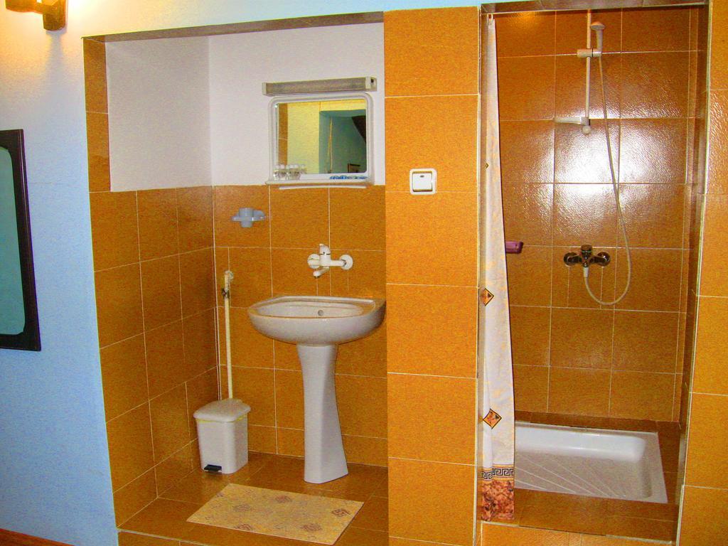 Amfora Rooms Caribrod Ντιμίτροβγκραντ Δωμάτιο φωτογραφία