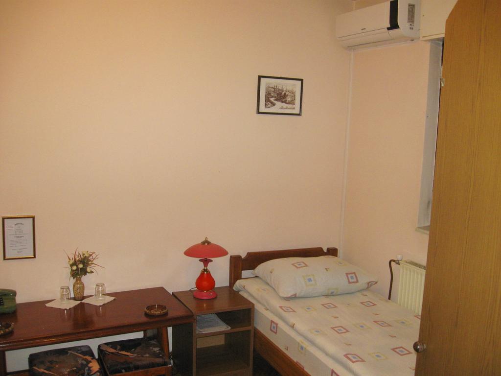Amfora Rooms Caribrod Ντιμίτροβγκραντ Δωμάτιο φωτογραφία